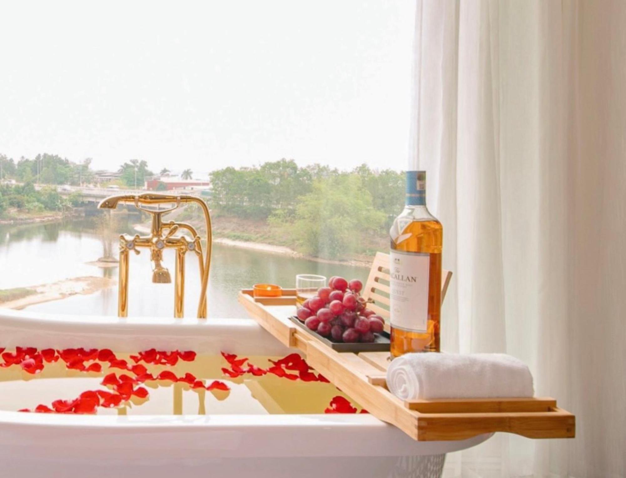 Lake Hotel Soc Son هانوي المظهر الخارجي الصورة